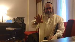 אור ימי חנוכה- ביידיש – 14 – הכנה לימי החנוכה תשפ"ו ע"פ הספר אוצר היראה – תשובת השנה אות לד-לו – 2 (הרב מוטה פראנק) - התמונה מוצגת ישירות מתוך אתר האינטרנט יוטיוב. זכויות היוצרים בתמונה שייכות ליוצרה. קישור קרדיט למקור התוכן נמצא בתוך דף הסרטון