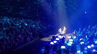 Andrea Bocelli sings beside his wife Veronica - Un Amore Cosi Grande - Nashville