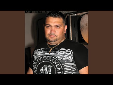 Merg pe drum, oftez si plang