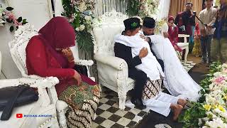 Download lagu Upacara Adat Sungkeman Sedih Banget Di Jamin Bikin Semua Orang Mewek mp3 Download lagu Upacara Adat Sungkeman Sedih Banget Di Jamin Bikin Semua Orang Mewek mp3