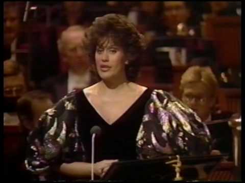 Dame Kiri Te Kanawa sings "The Virgin Washes the Swaddling"