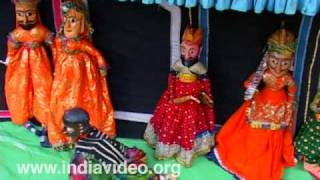 The puppets from Rajasthan do dance