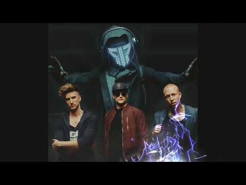 In Love With Love - Smash Into Pieces