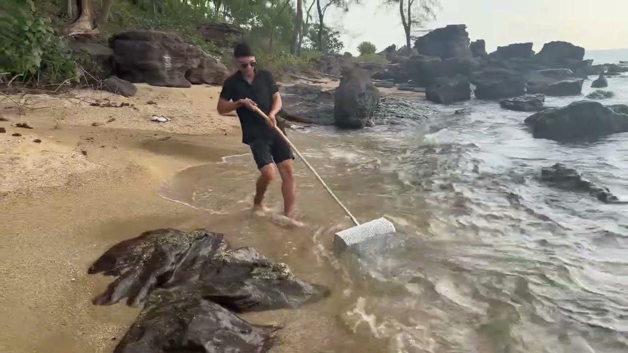 Amazing - Clean up the beach and find hidden treasure
