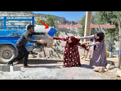 The husband's return after the divorce story: the tension between the first wife and the second wife