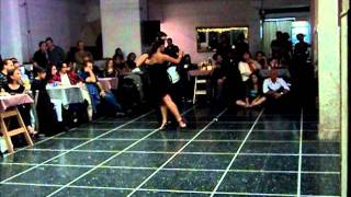 Virginia Pandolfi y Nestor Azorin bailando en Floreal Milonga - Parte 3
