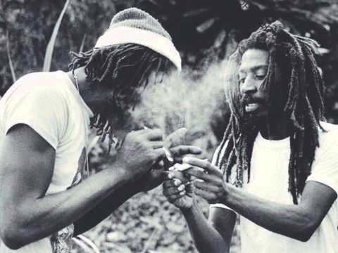 Rafael Cardoso - "Pass It On" (The Wailers)