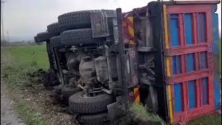 camion-in-una-cunetta-ad-ariano-paura-per-l-autista