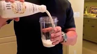Arnold Schwarzenegger&#39;s high protein smoothie recipe for muscle gaining