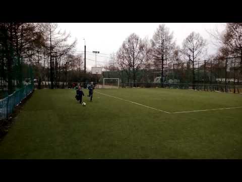 2014.04.06 Kids playing football at the "Torpedo"