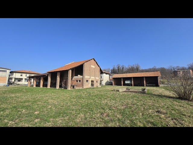 Massazza  - casale. € 190.000