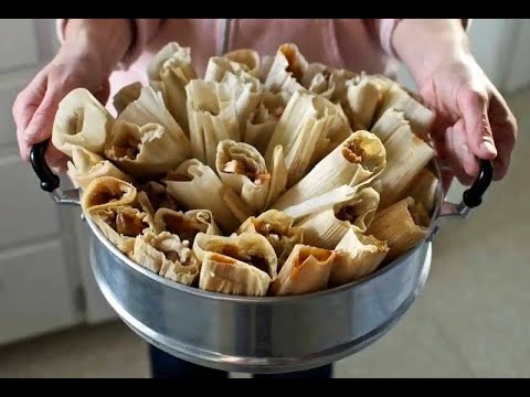 HOW TO MAKE THE MOST DELICIOUS HOMEMADE PORK TAMALES RECIPE WITH MOLE COLORADITO SAUCE