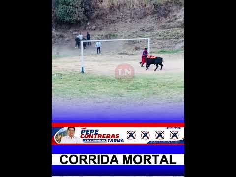 Aficionado pierde la vida tras ser embestido  #últimominuto #lanoticiajunin #noticias #huancavelica