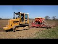 Klassischer Caterpillar D4E SA VHP Raupenbagger Väderstad Concorde 600 6 M Zinkensämaschine S