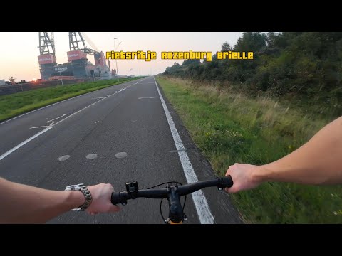 Bicycle trip Rozenburg - Brielle The Netherlands