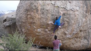 preview picture of video 'Bishop Bouldering - The Knobs, V5'