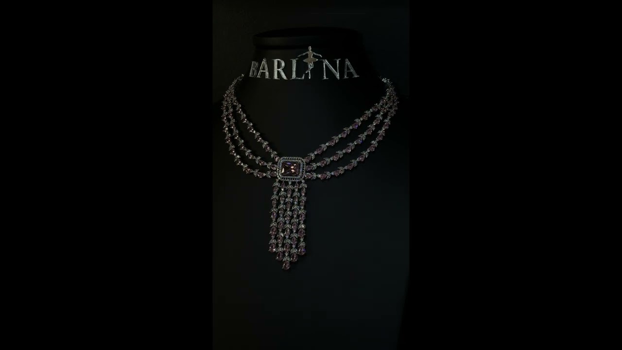 Stylish mixed accessory set with dangling details