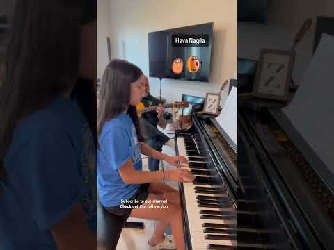 Nu lukker dagen Piano Performance Video