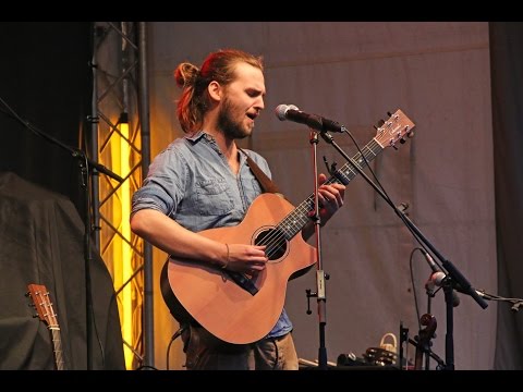 Jonathan Kluth beim radioeins Parkfest 2014