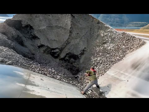 Barge unloading 3500 tons of ore - continuous flow of ore - Vlog of work on the barge