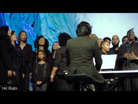 Novo Canto Singers - Pela graça livre sou