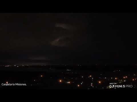 Tormenta en el cielo nocturno de Candelaria Misiones 