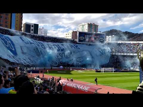 "Club Bolívar Campeón 2019, del campeonato apertura; título 29 (recibimiento)" Barra: La Vieja Escuela &bull; Club: Bolívar