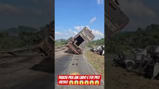 caminhão sendo destombando com susto.#caminhão #caminhoneiro