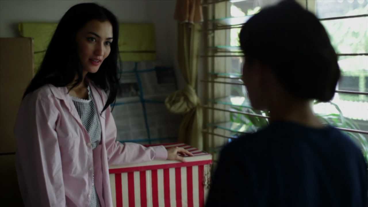 Broken Vase (2011) Trailer Feat. TreblE performing OST "Good in Goodbye"