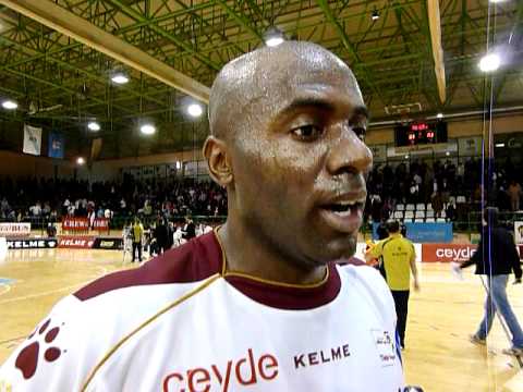 LNFS (14ª J) Caja Segovia F.S. 3 - Barcelona Alusport 3 (Pedro Delgado) Roberto Tobe 3/12/2011