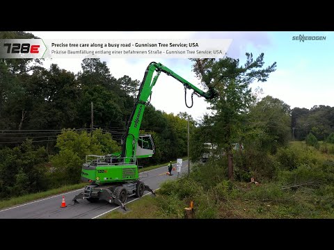 Tree felling in order to ensure traffic safety - SENNEBOGEN 728 E