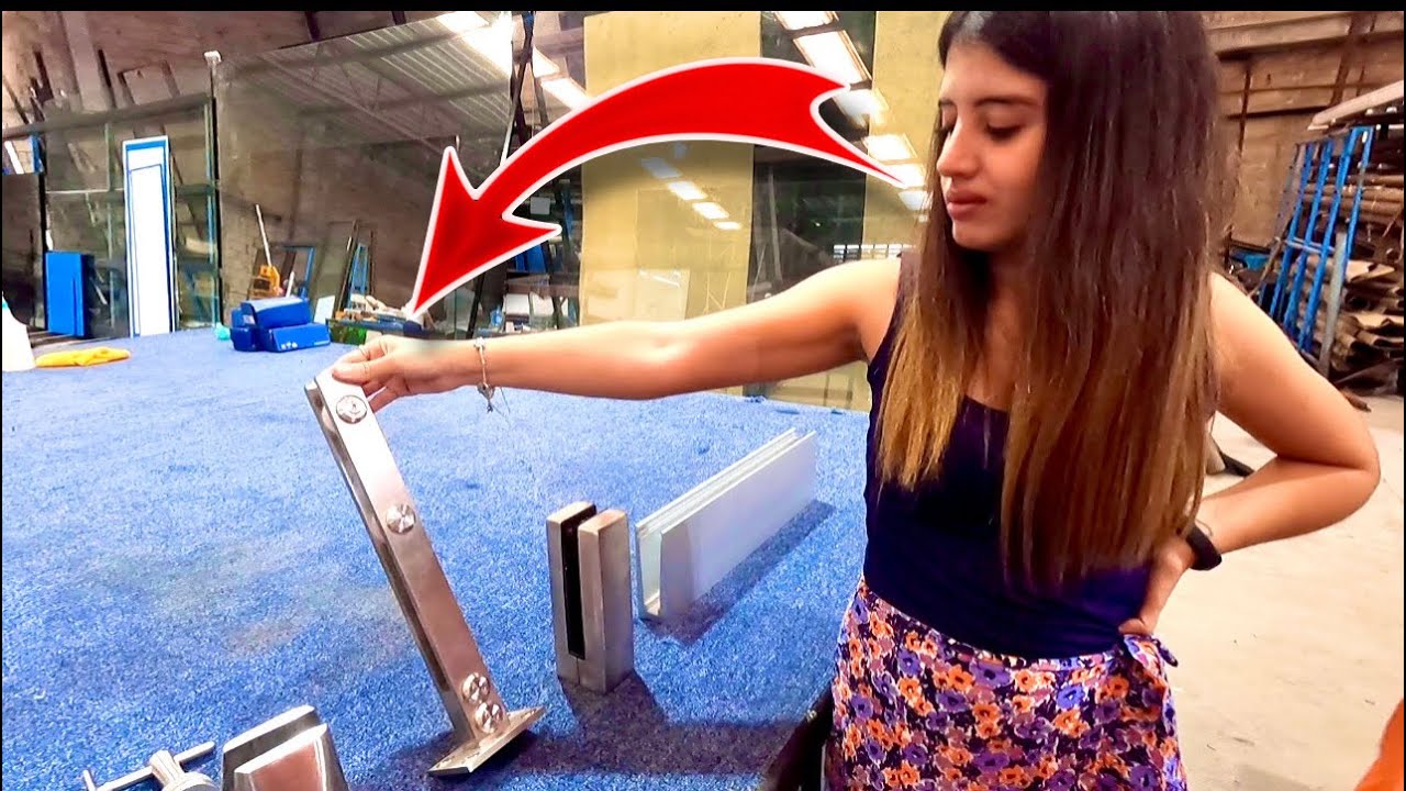 LA SEÑORITA GABY escoge su NUEVO HERRAJE PARA BARANDAL de VIDRIO TEMPLADO.