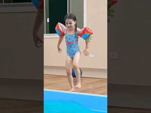 Dia de piscina - Twinnem #shorts #dance #piscina