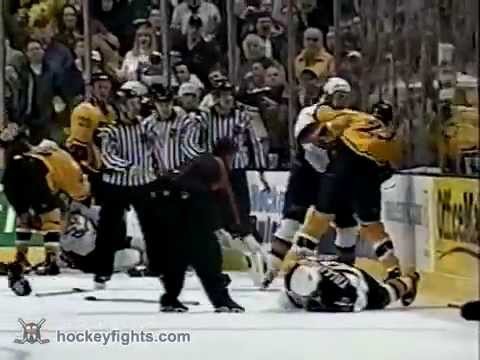 Chris Gratton vs Sean Brown