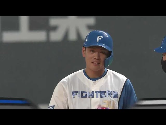 【4回裏】2打席連続タイムリー!! ファイターズ・野村佑希 復帰後即スタメンの試合で2本目のタイムリーを放つ!! 2022年9月27日 北海道日本ハムファイターズ 対 千葉ロッテマリーンズ