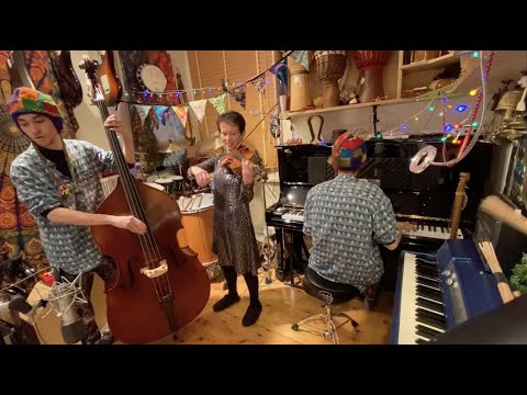 Jacob Collier & Suzie Collier - Sleigh Ride