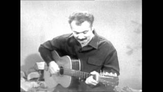 Georges Brassens - Les amoureux des bancs publics  (Officiel) [Live Version]