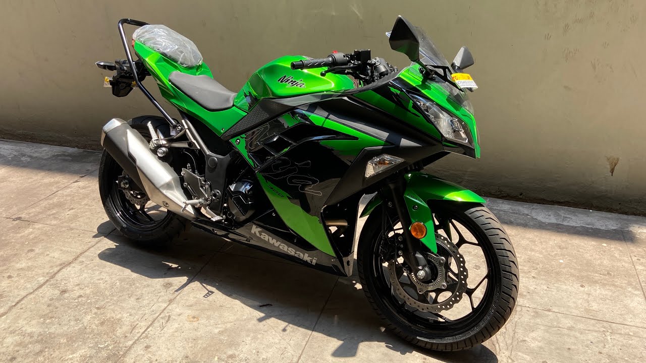 Kawasaki Ninja 300 Candy Lime Green 2023 Walkaround and Exhaust Note | 4k 60fps