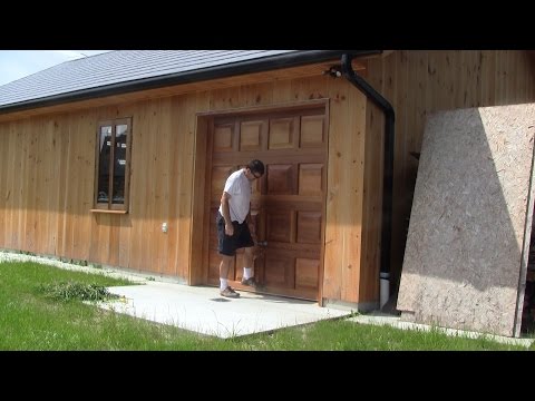 The Woodpecker Ep 93 -  Building the new shop part 21 -  Installing the garage door