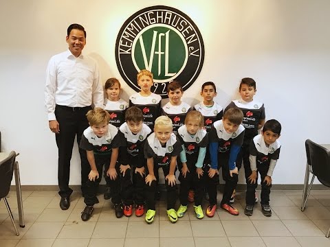 Sponsoring VFL Kemminghausen E2 - Übergabe der Ausrüstung