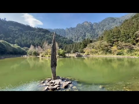 A deslumbrante área de recreação da floresta Mingchi em Taiwan
