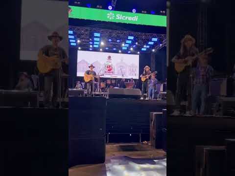 Mineiro de Monte Belo, apresentação no IV violafest em Cataguases Minas Gerais.