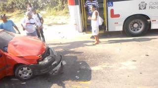 preview picture of video 'Acidente na Estrada do Mato Alto'