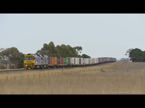 7902V Pacific National "Fruit Flyer" Nears Inverleigh (8/3/2019) - PoathTV Australian Trains