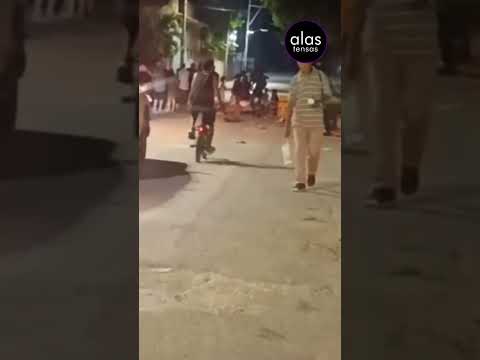 Mujeres bloquean el tránsito en La Habana