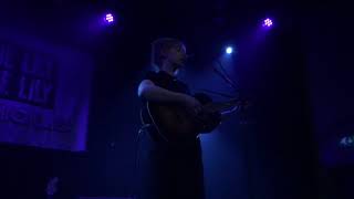 Fenne Lily - Top To Toe - Live at Paradiso 2018