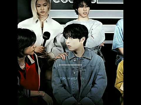 Why this even happened?.. #straykids #seungmin #leeknow #shorts