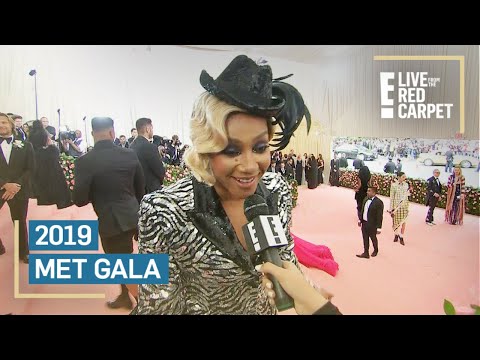 What?! Tiffany Haddish Has Chicken in Her Bag at 2019 Met Gala | E! Red Carpet & Award Shows
