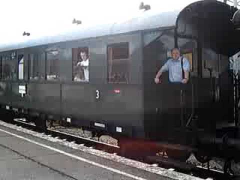 Abfahrt, einer Dampf-Eisenbahn nach Halle/Salle.