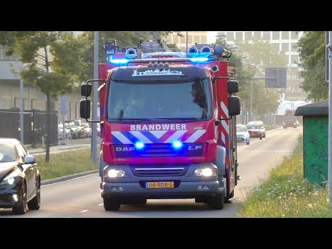 PRIO 1 Brandweer Schiedam TS 17-0431 HW 17-0451 en OVD 17-9192 naar een gebouwbrand in Rotterdam